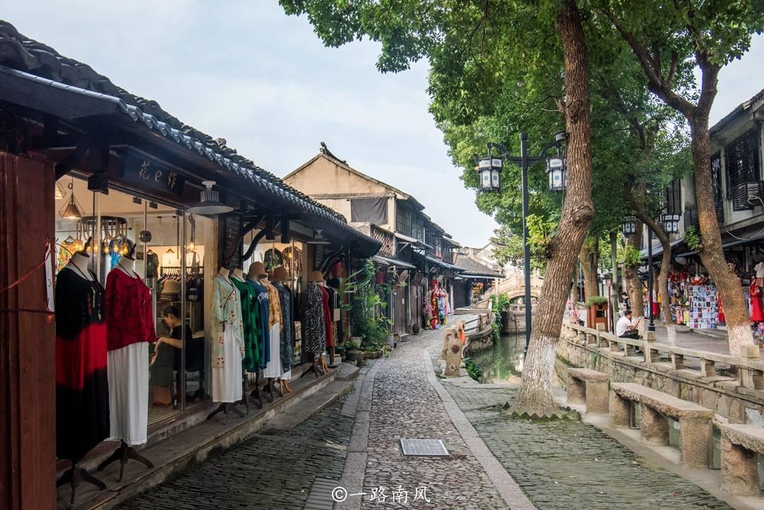 暗黑精灵的装扮